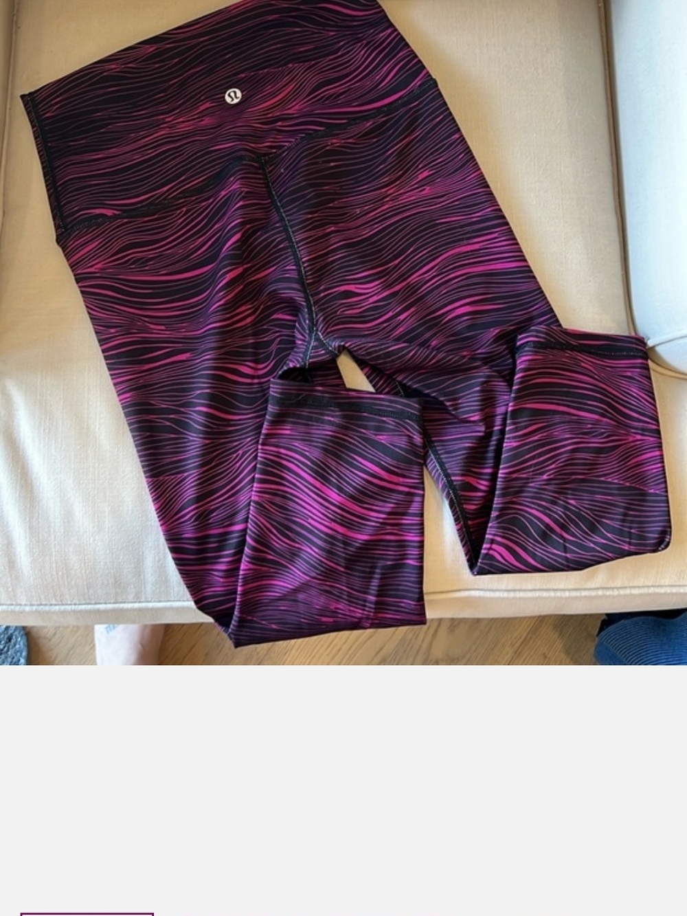 Lululemon Size 6 Purple & Black Wave Print Leggings